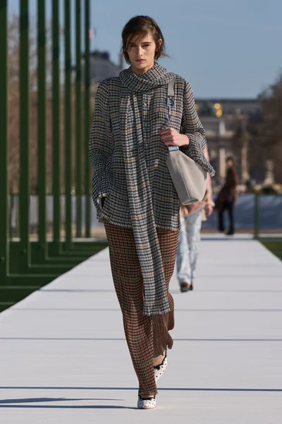 Look 4